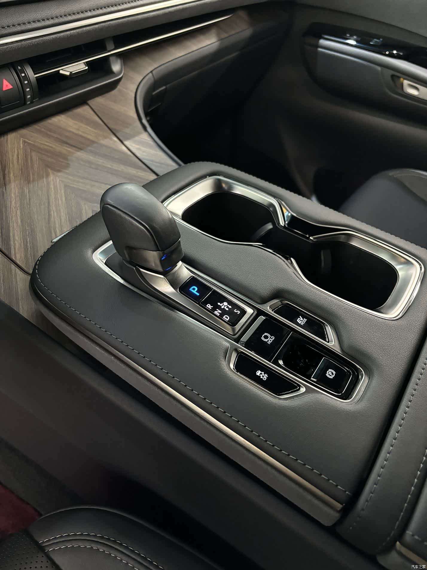 Lexus LM, 2023 15