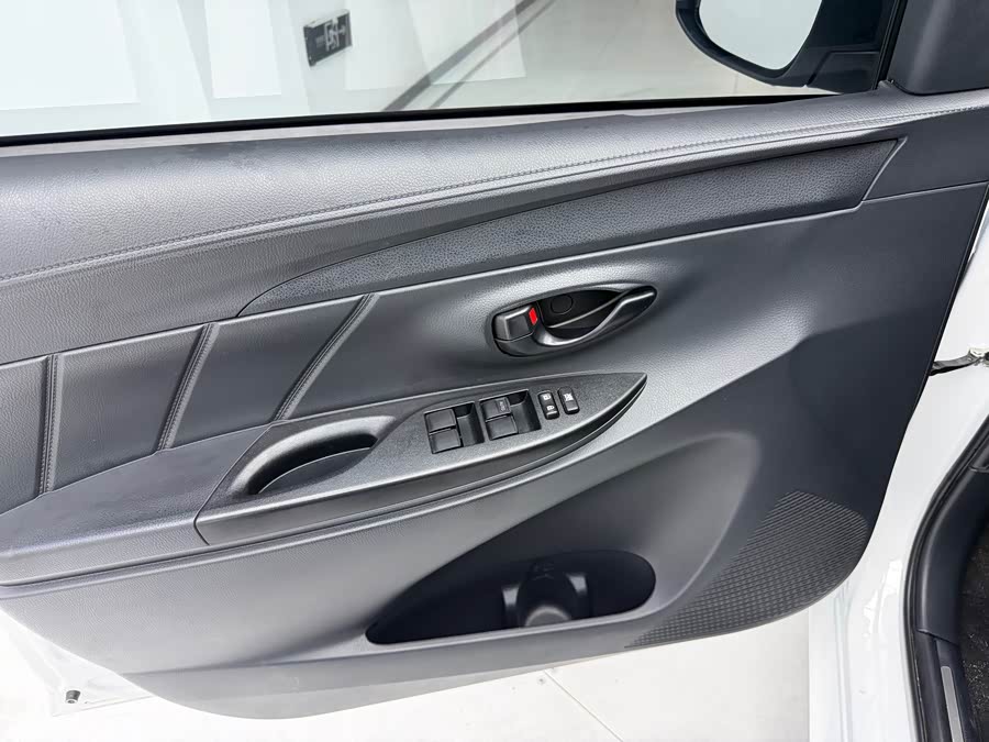 Toyota YARiS L 2023, фото 13