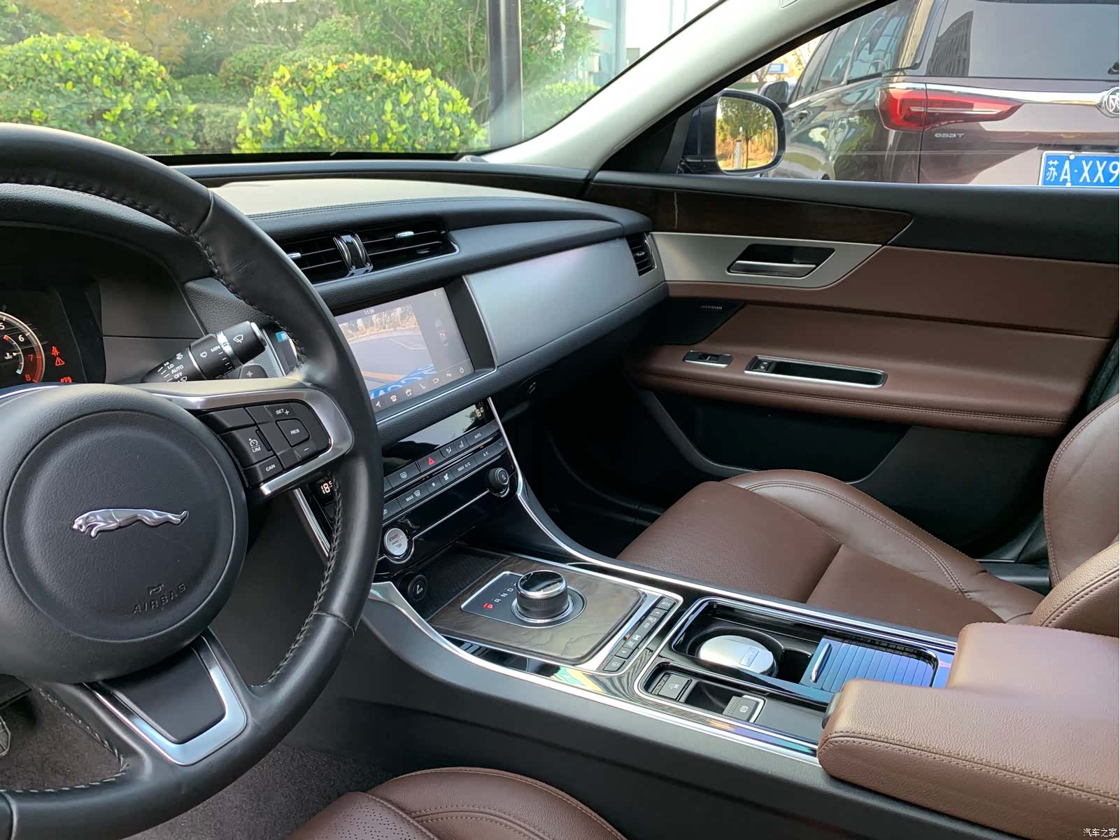 Land Rover XFL, 2019 10