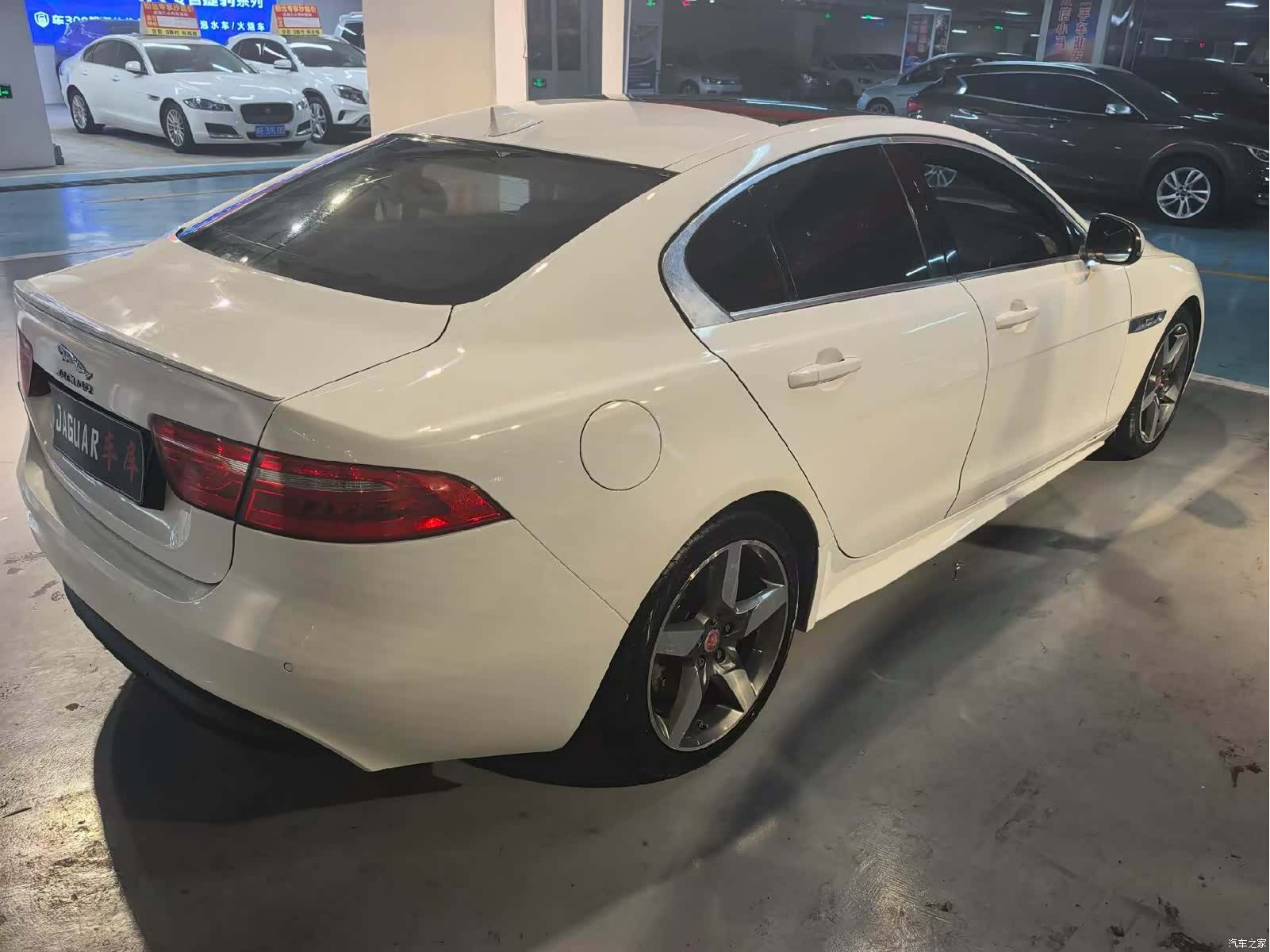 Jaguar XE, 2016 6