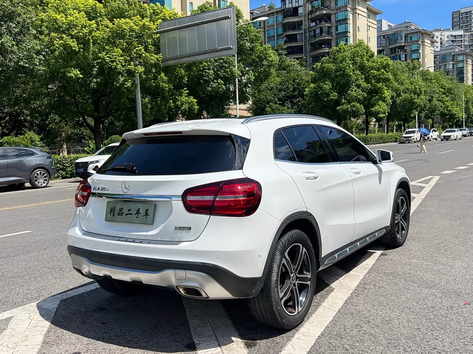 Mercedes-Benz GLA
