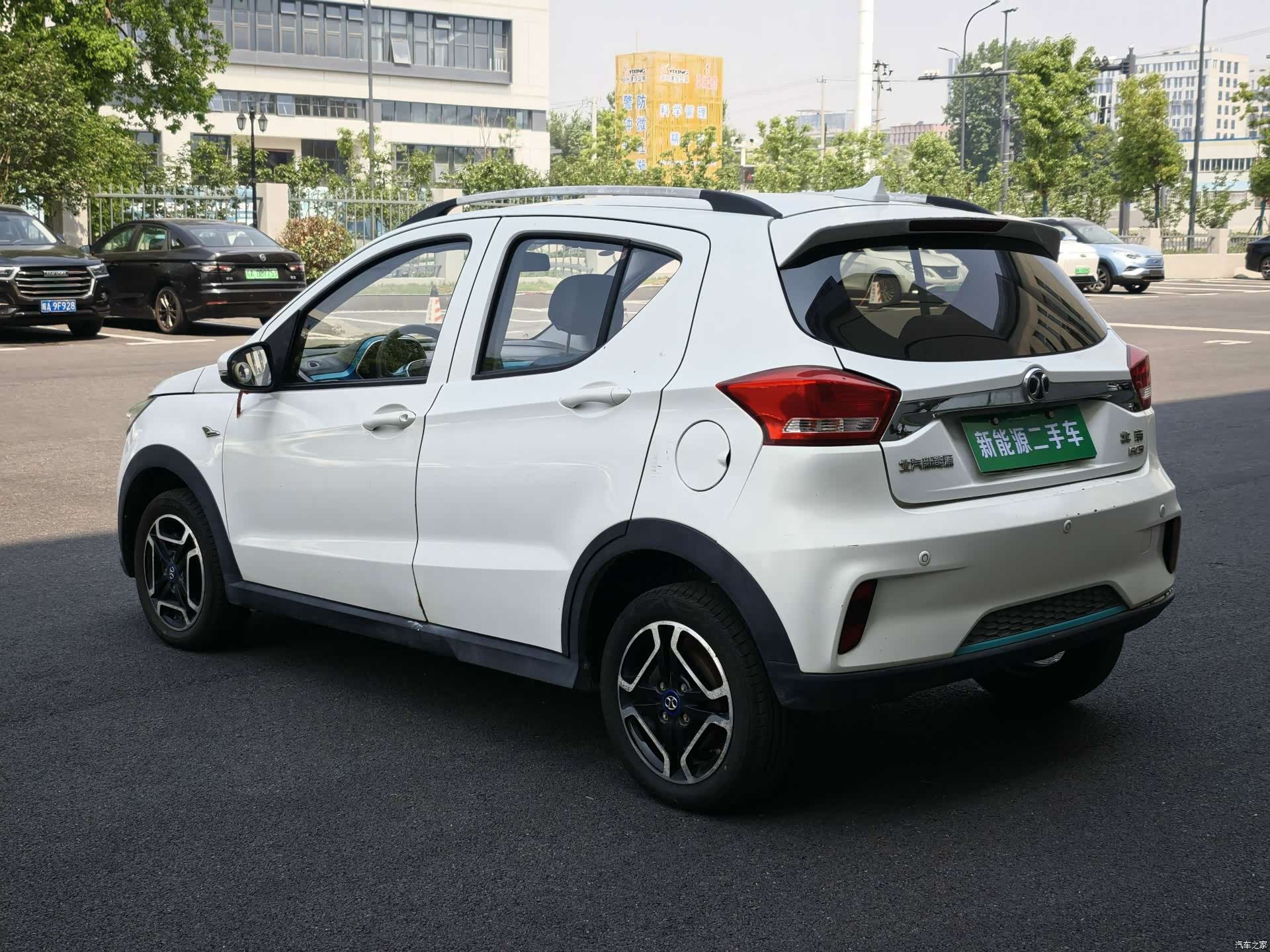 BAIC EC3, 2020 8