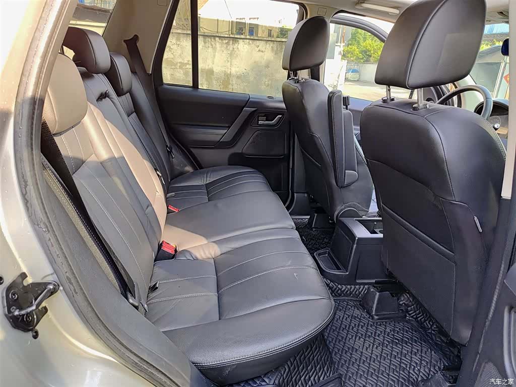 Land Rover SD4, 2014 11