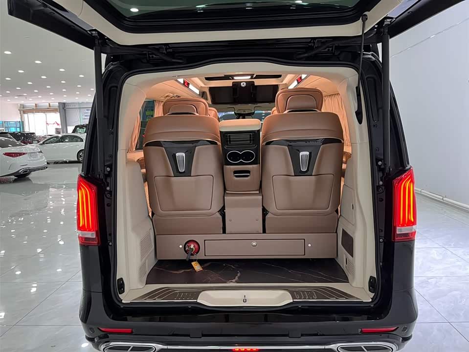 Mercedes-Benz V-class