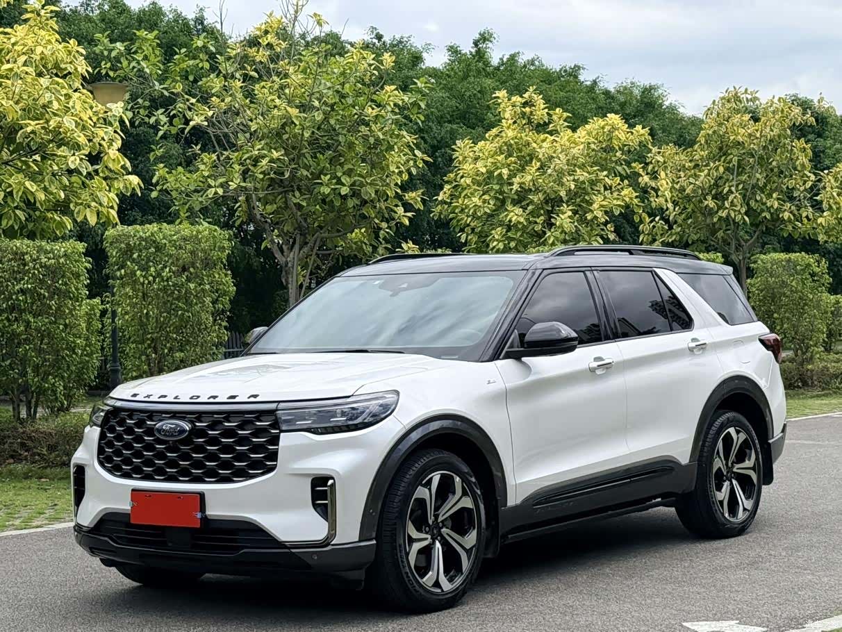 Ford Explorer, 2023 1