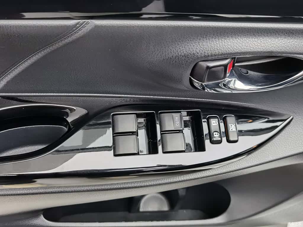 Toyota YARiS L, 2021 9