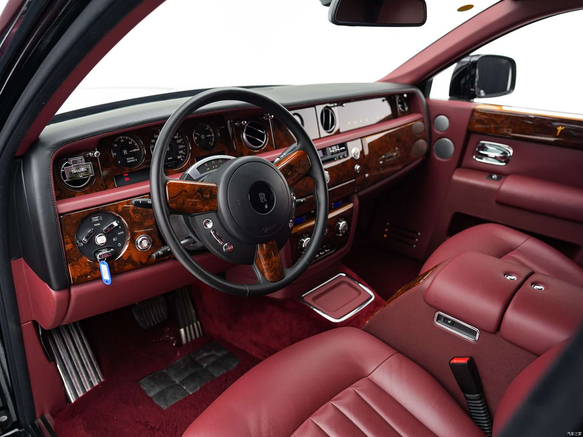Rolls-Royce Phantom, 2011 16