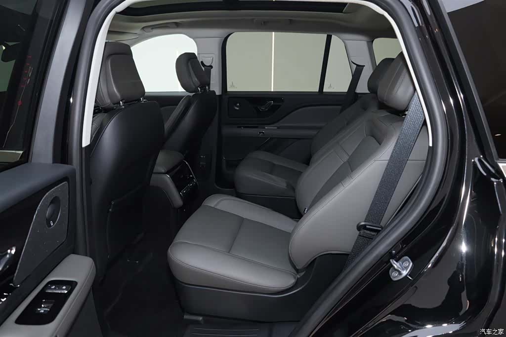 Lincoln Aviator, 2025 20