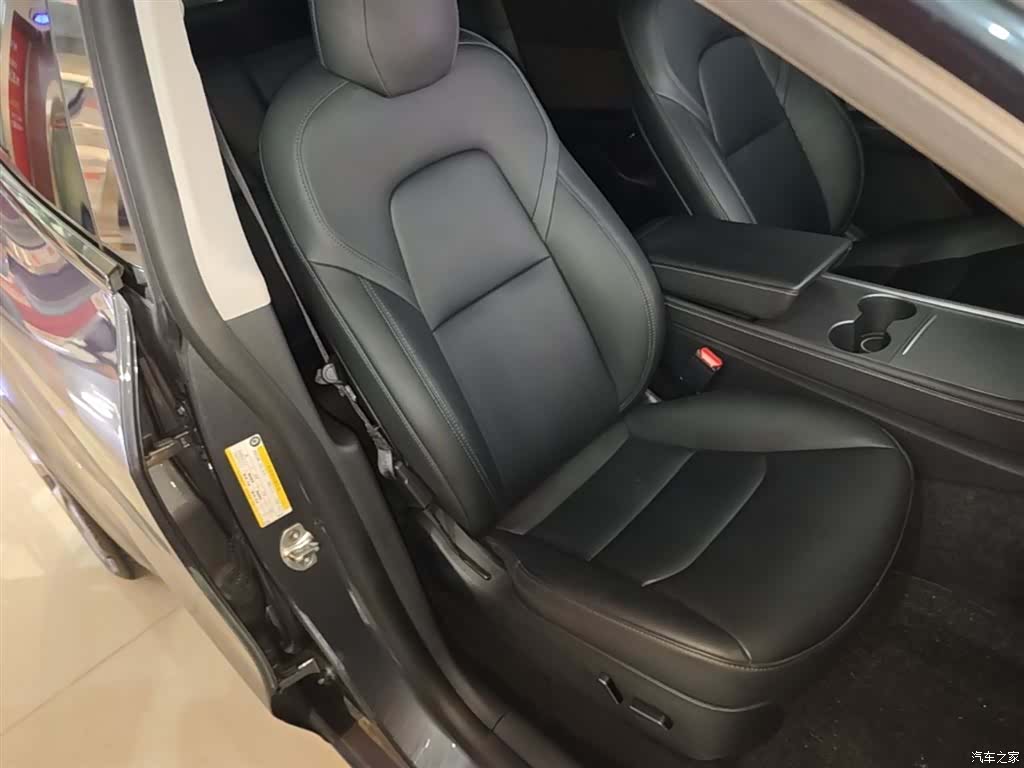 Tesla Model Y, 2022 25