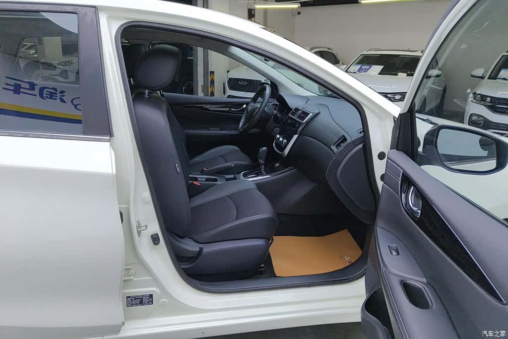 Nissan Tiida, 2020 8