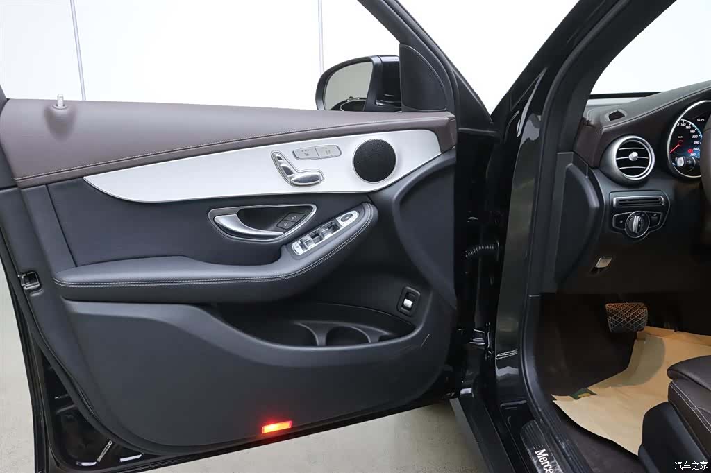 Mercedes-Benz GLC, 2022 12