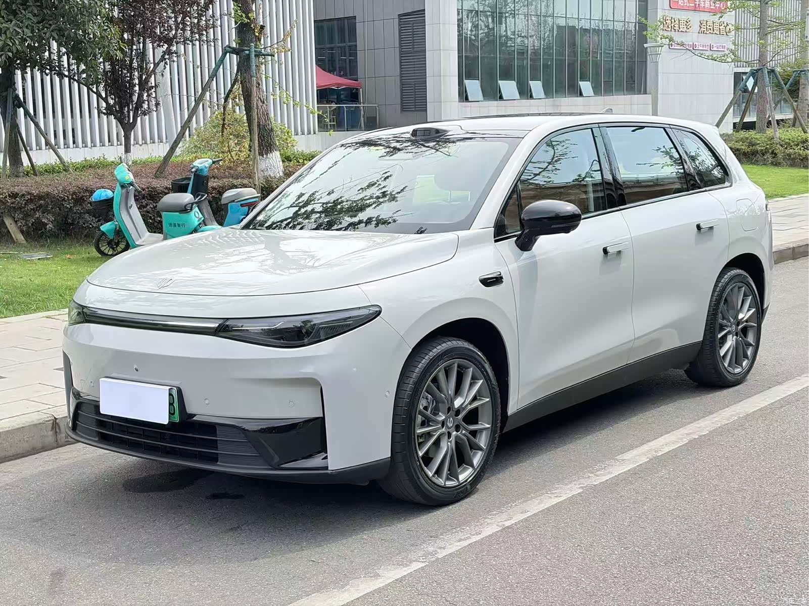 Leapmotor C10