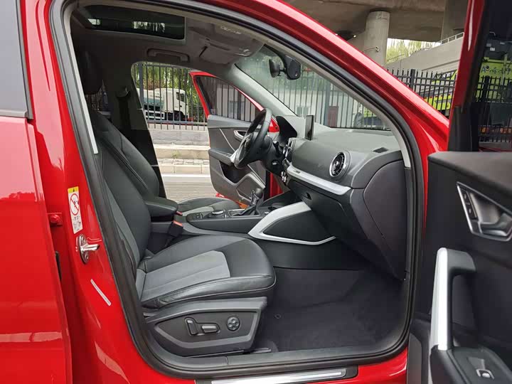 Audi Q2L 2018 35 TFSI shi shang zhi ya xing China VI