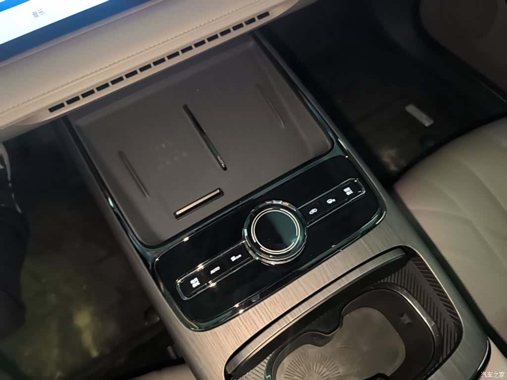 Geely 8, 2025 14