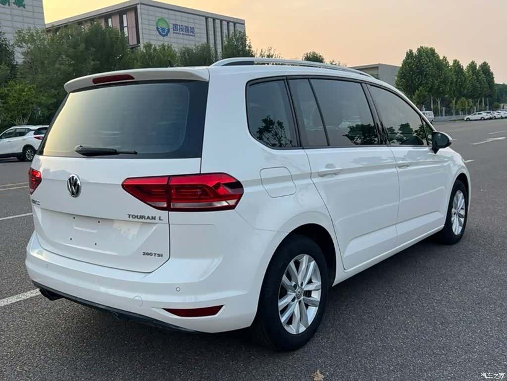 Volkswagen L, 2016 3