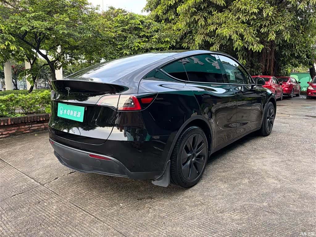 Tesla Model Y, 2023 6