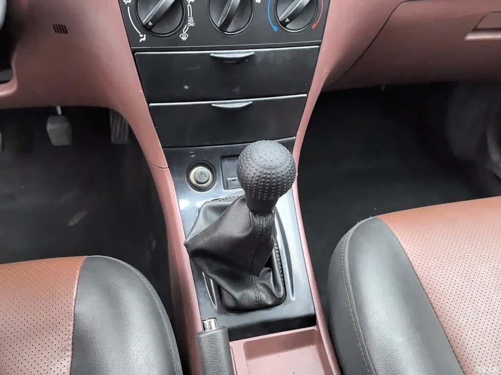 BYD F3, 2015 13