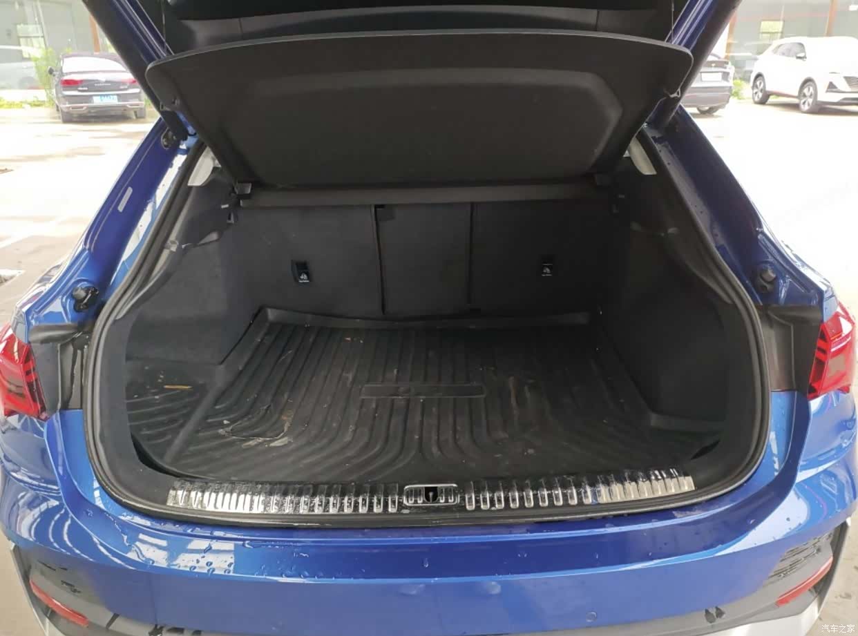 Audi Q3, 2021 11