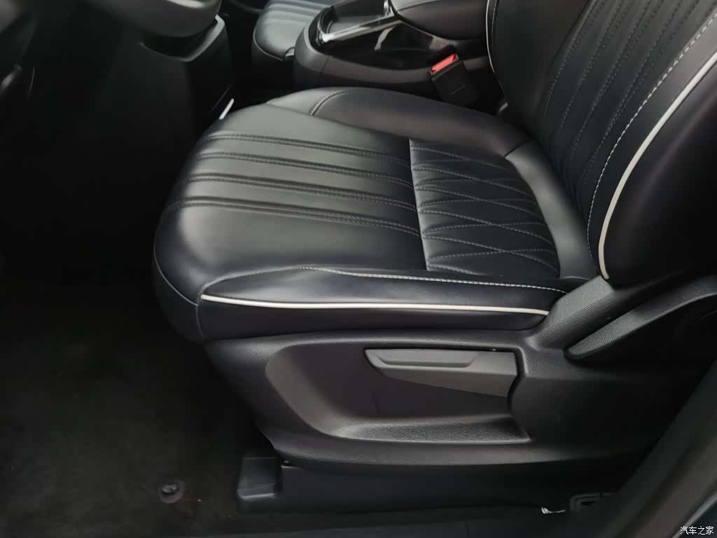 Roewe iMAX8, 2022 19
