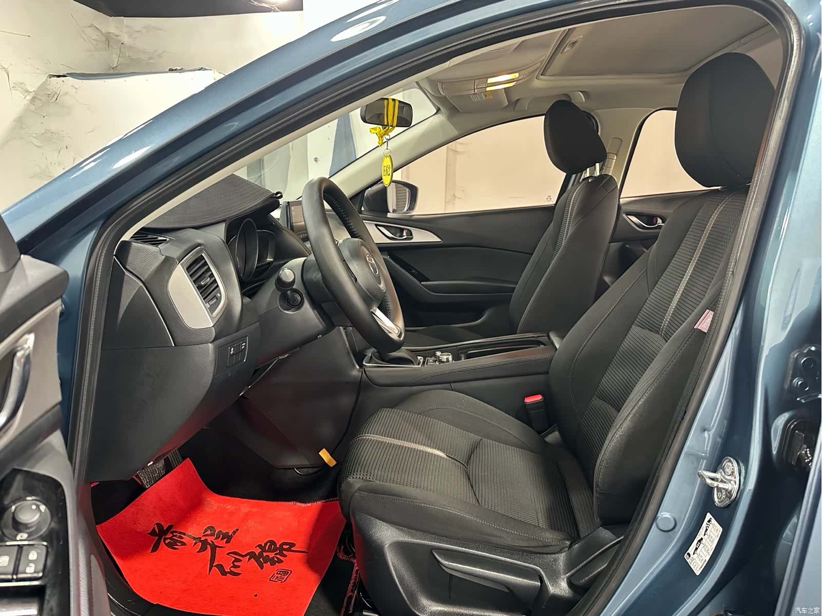 Mazda Mazda3, 2018 все фото