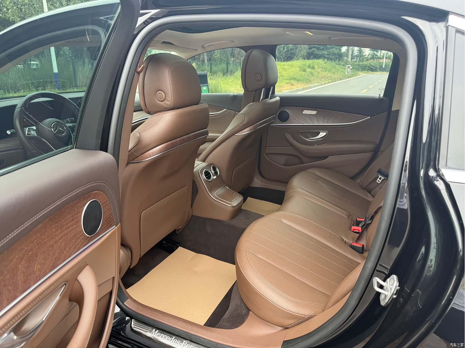 Mercedes-Benz E-Class, 2021 4