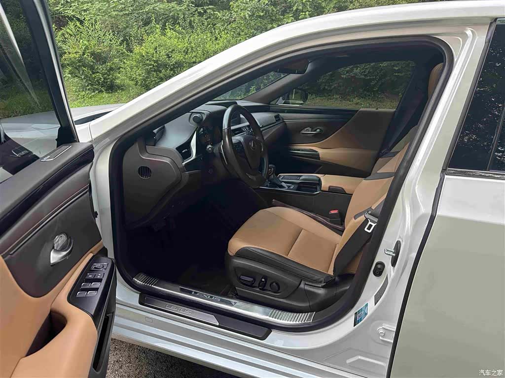 Lexus ES, 2021 8