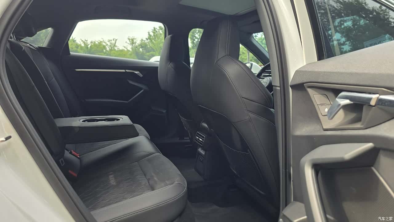 Audi A3, 2022 все фото