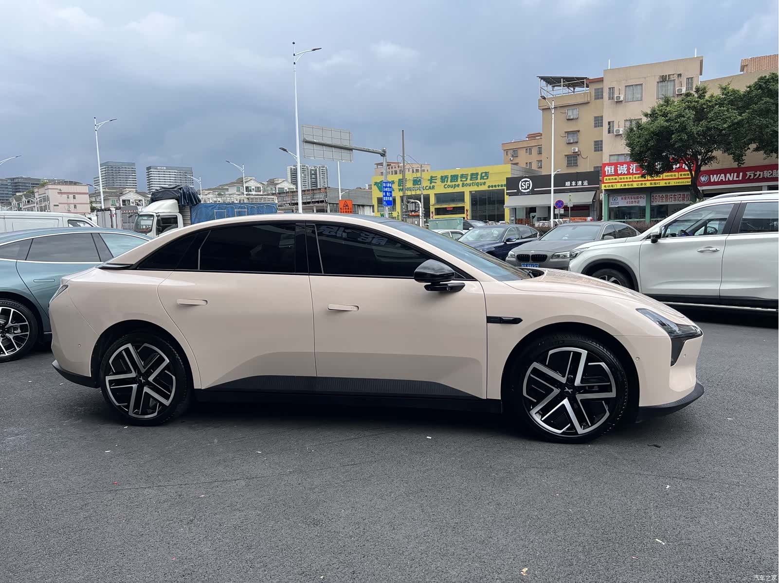 Xpeng Mona M03, 2025 4