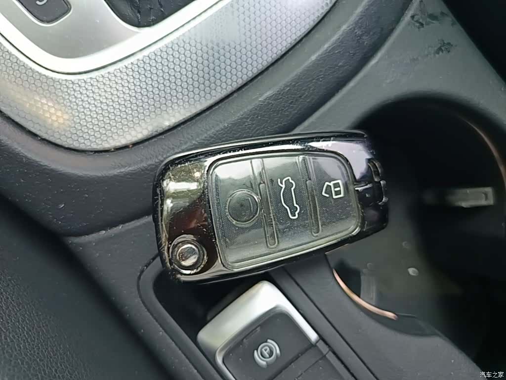 Audi Q3, 2014 9