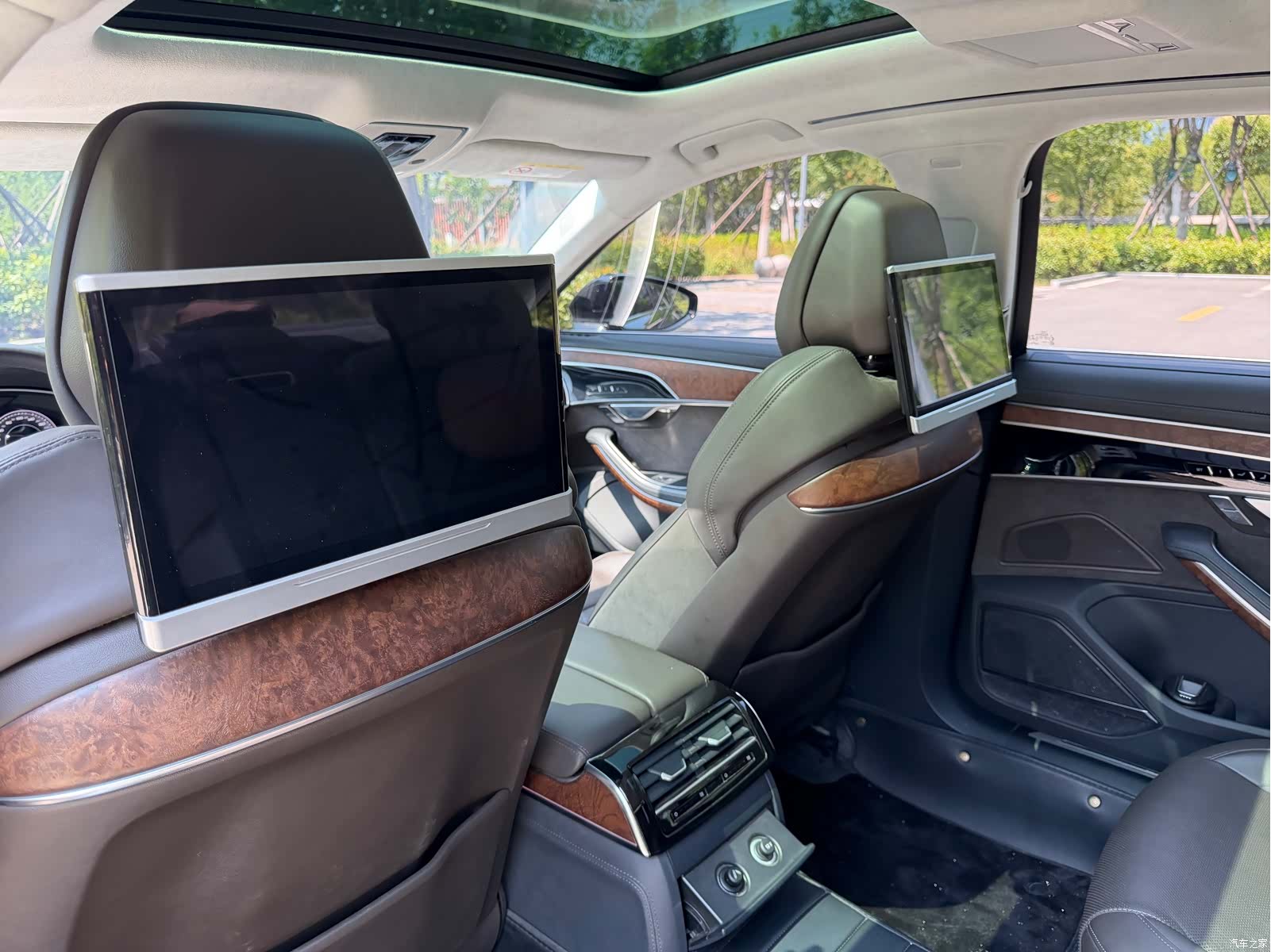 Audi A8L, 2022 8