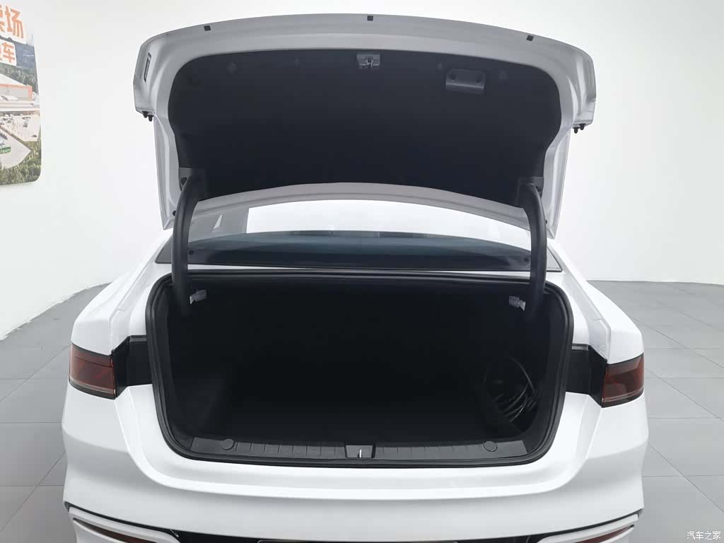 BYD Qin, 2023 16