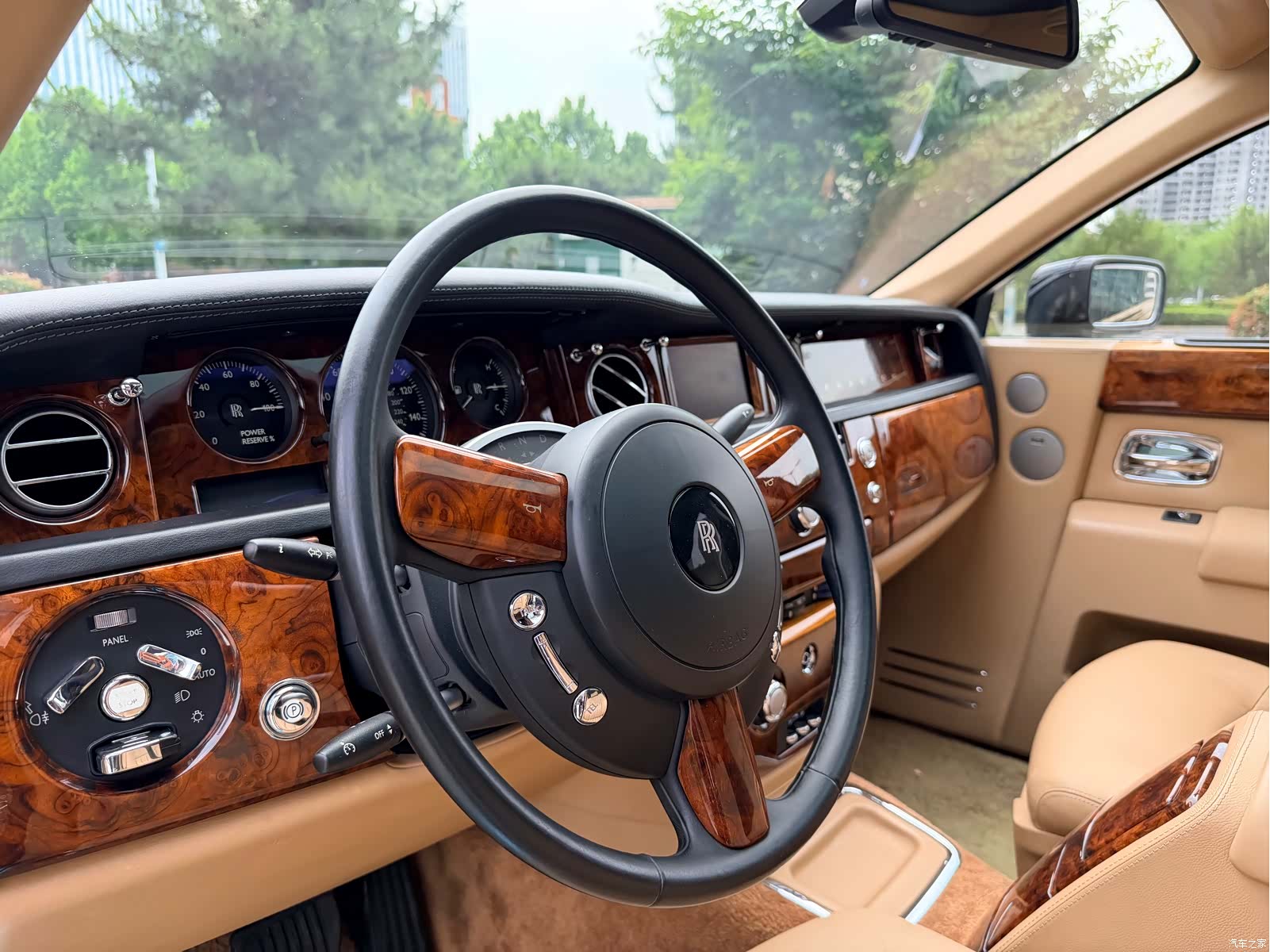 Rolls-Royce Phantom, 2007 13