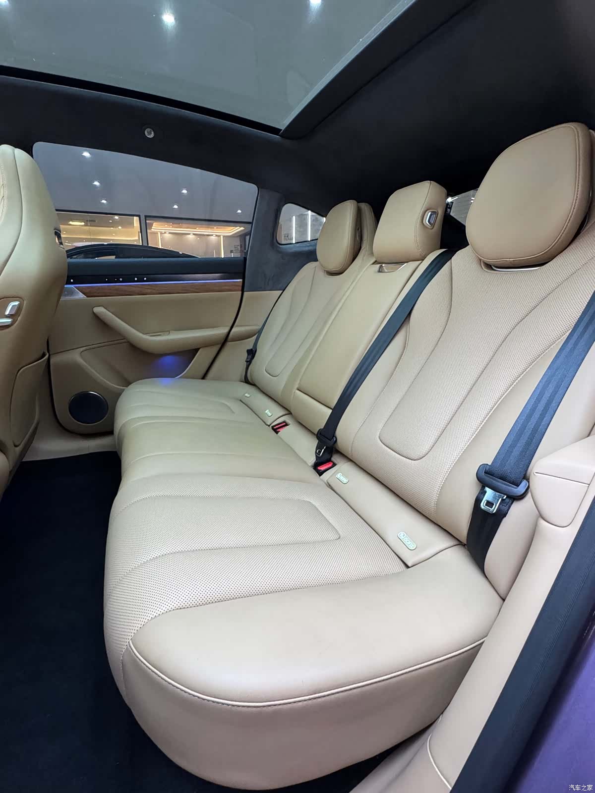 Luxeed R7, 2025 15