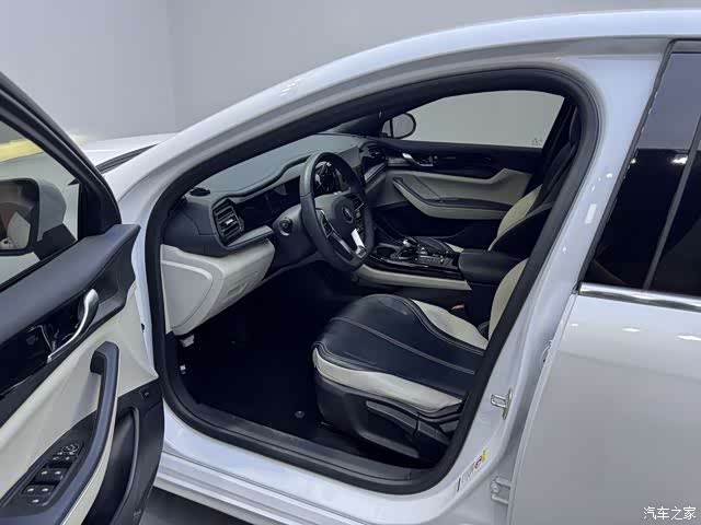 BYD Qin, 2023 14