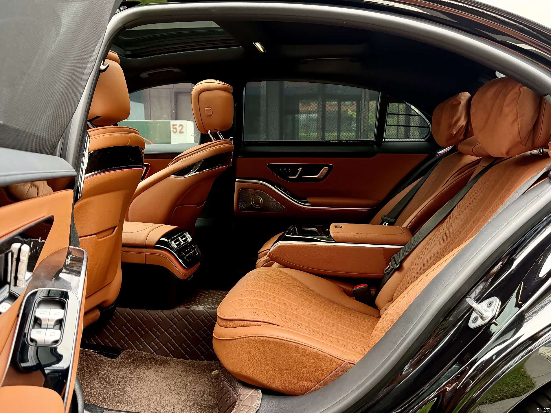 Mercedes-Benz S-Class, 2024 17