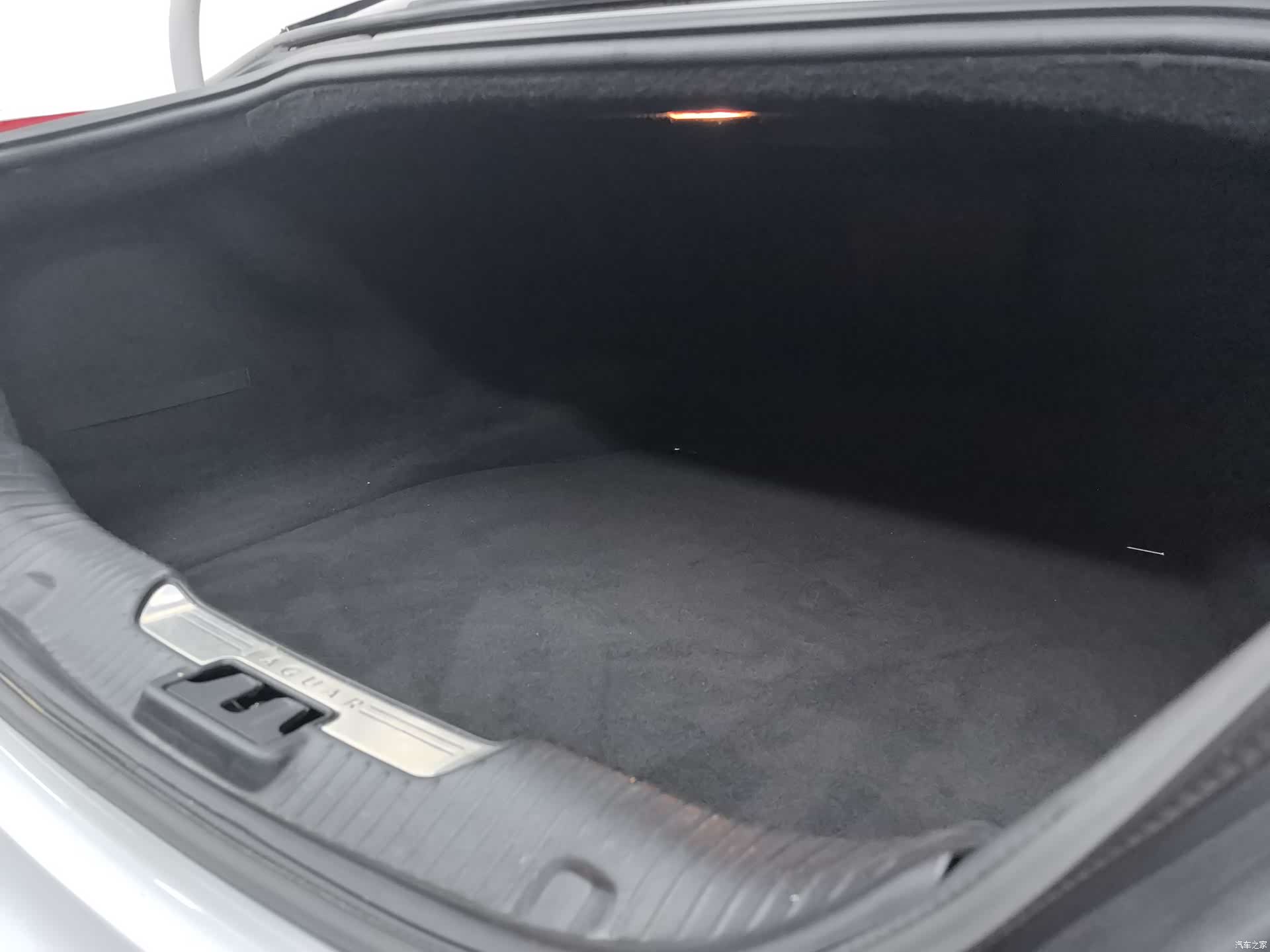 Jaguar XJ, 2012 13