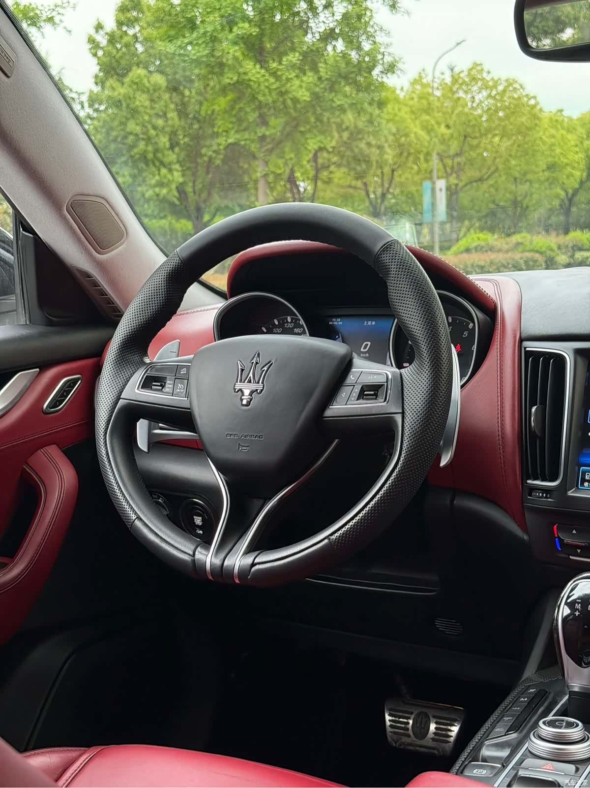 Maserati Levante, 2017 все фото