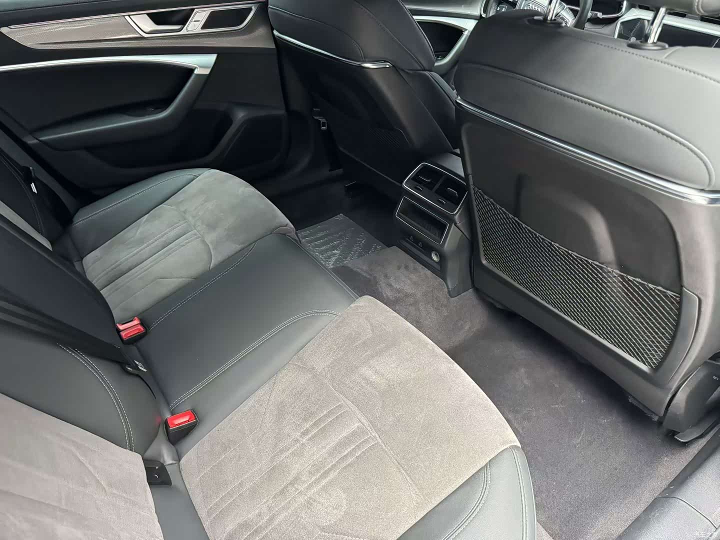Audi A6L, 2023 все фото
