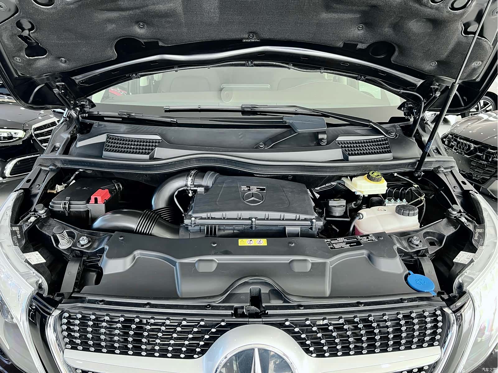 Mercedes-Benz V-Class, 2022 26