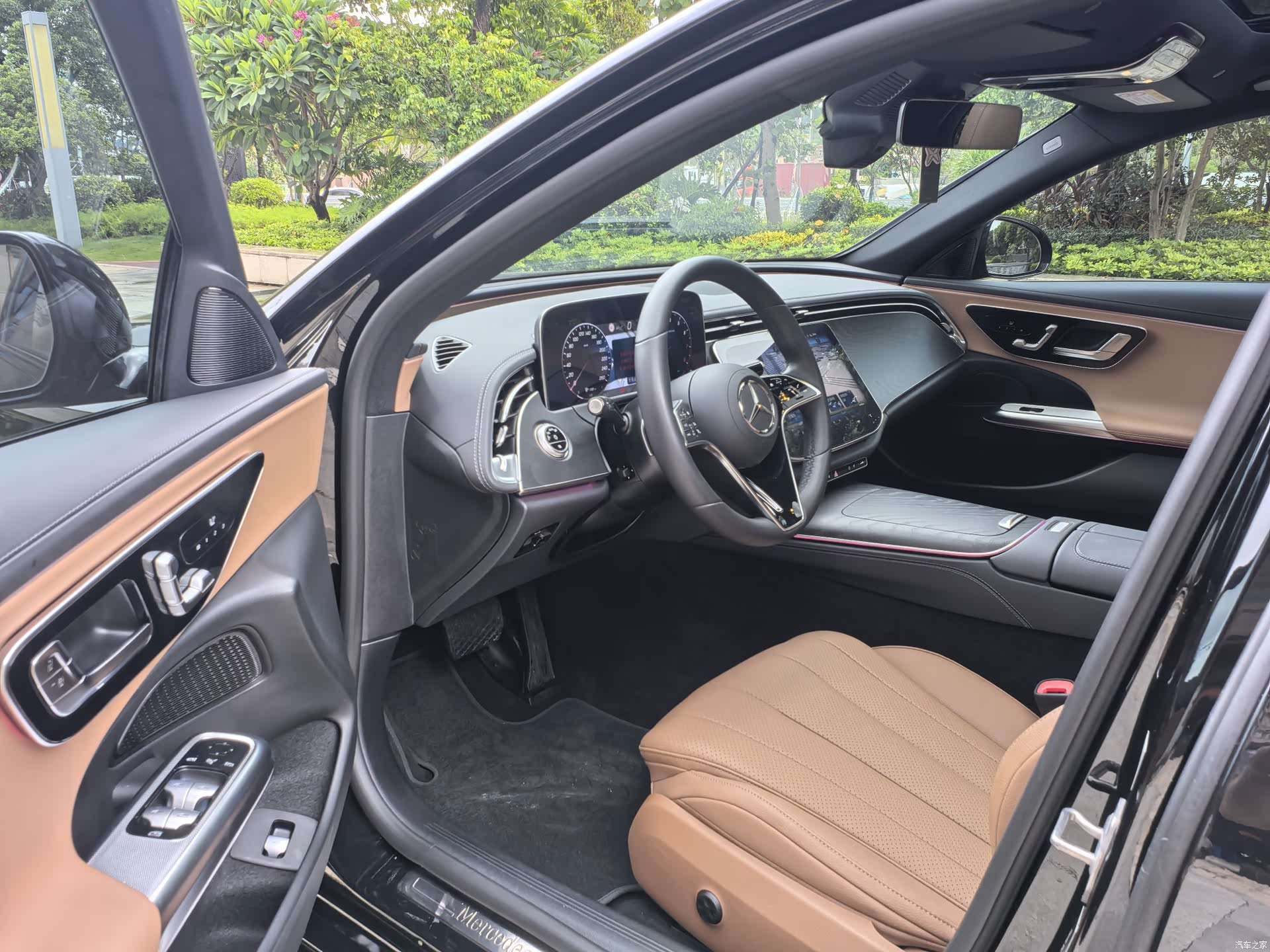 Mercedes-Benz E-Class, 2025 4