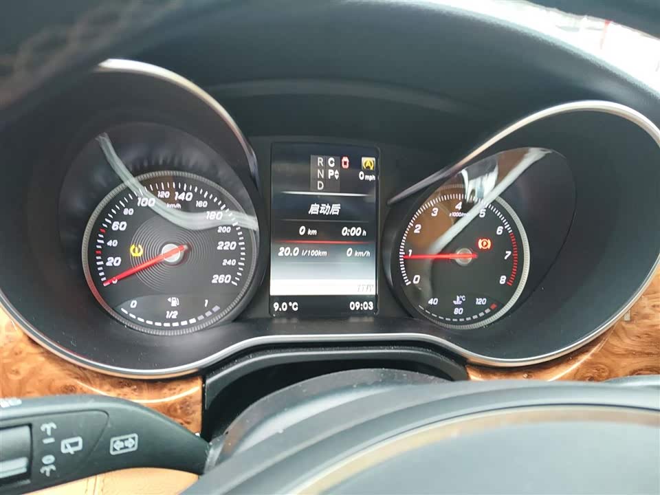 Mercedes-Benz V-class