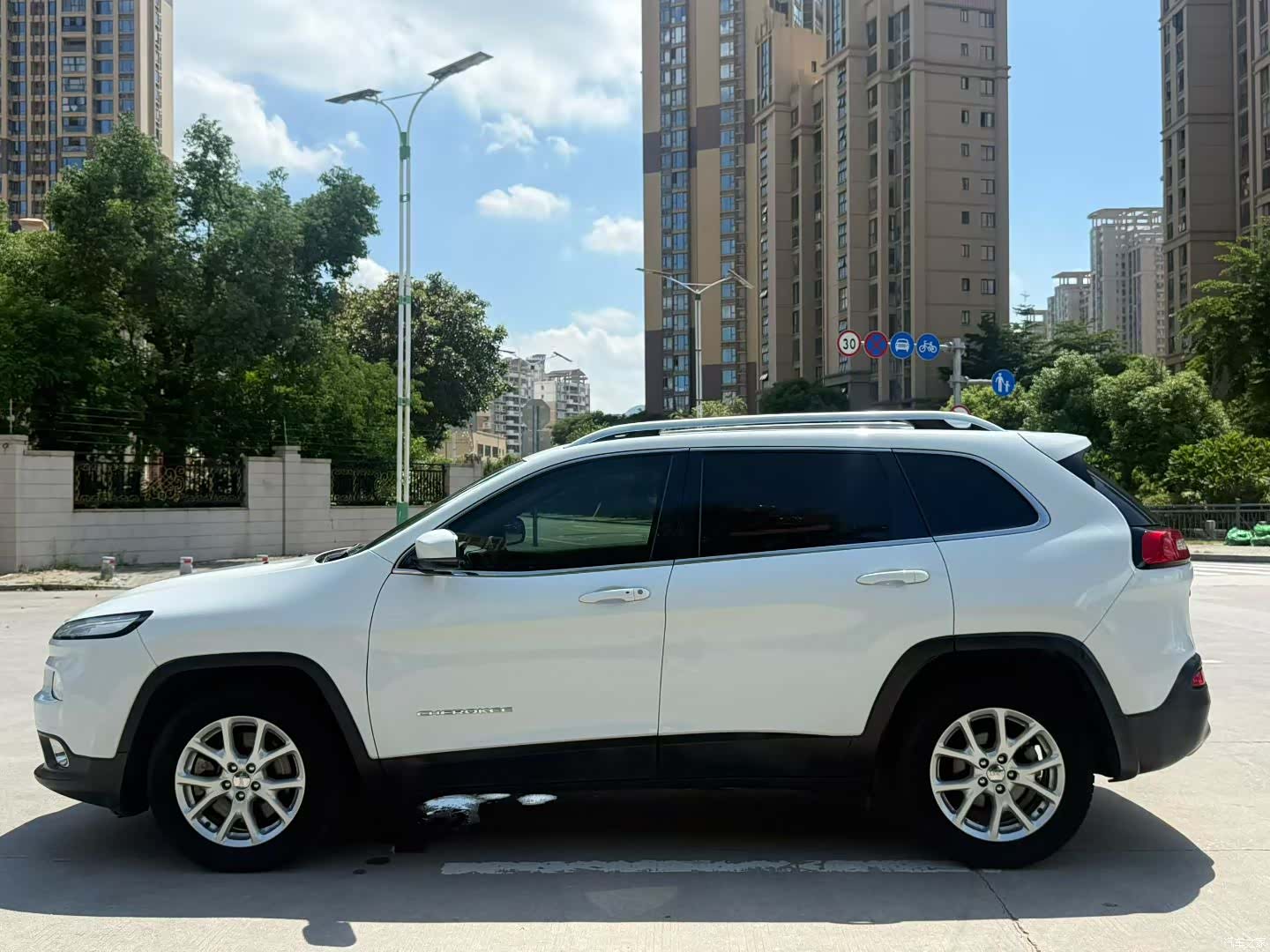 Jeep Cherokee, 2018 4