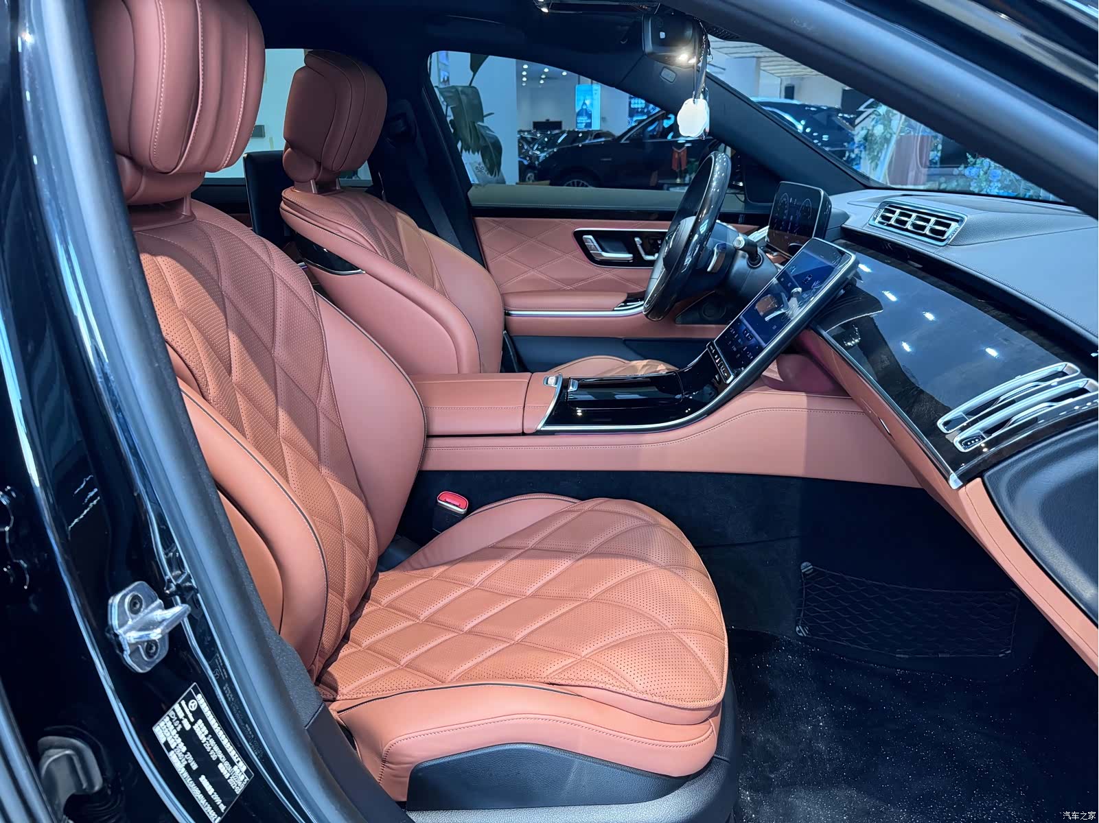 Maybach S-Class, 2021 12