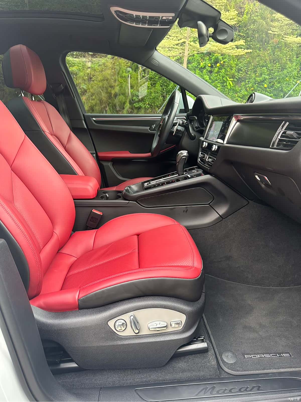 Porsche Macan, 2022 12