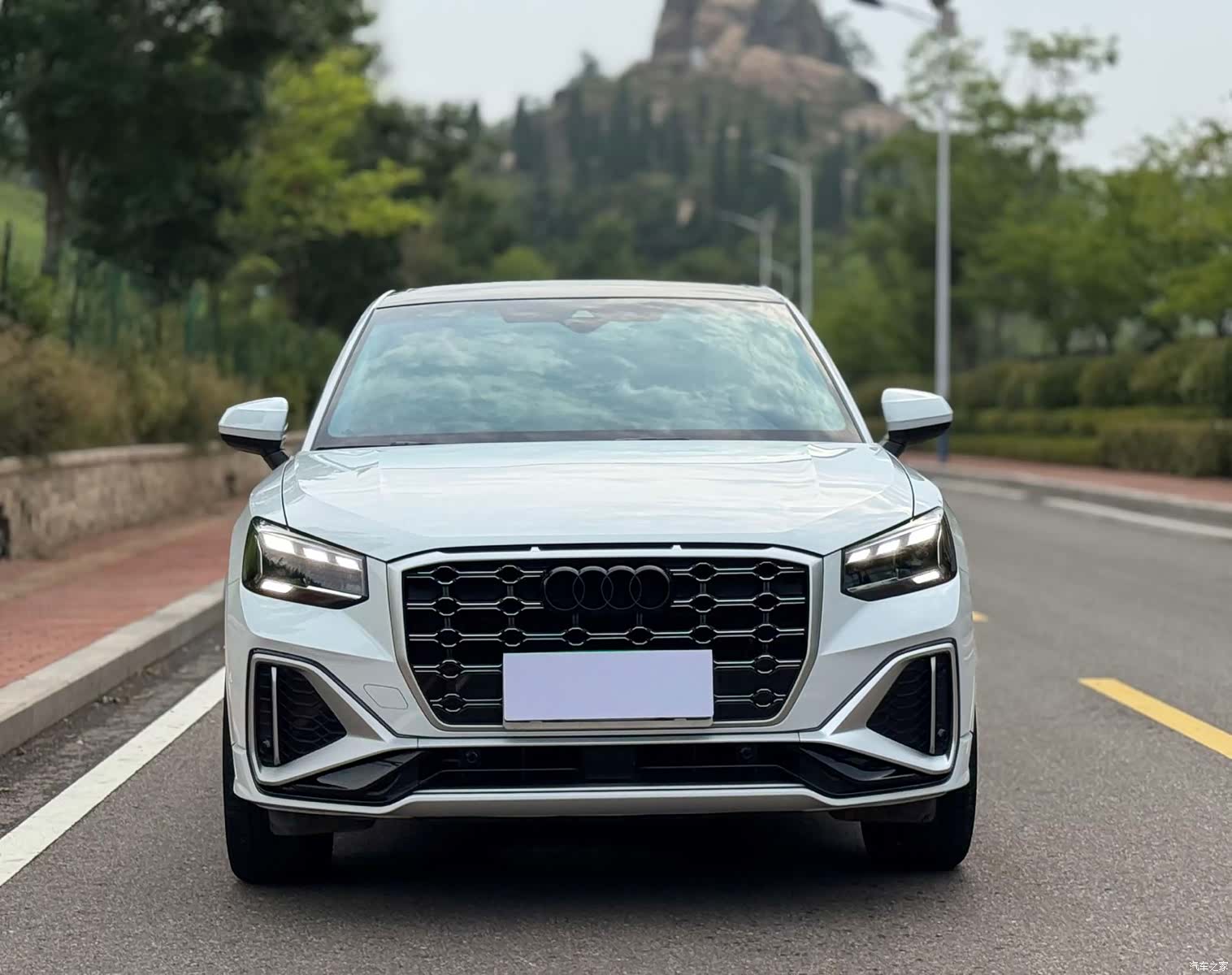Audi Q2L, 2023 2