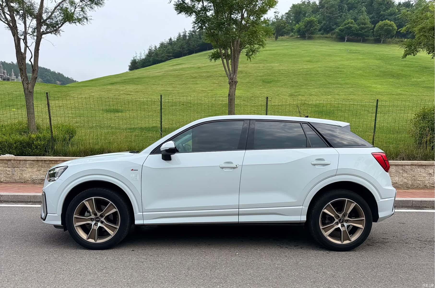 Audi Q2L, 2023 4