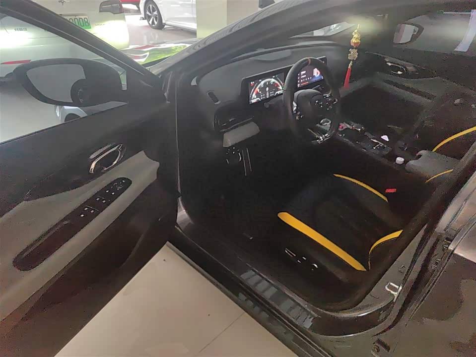 Trumpchi Shadow Leopard