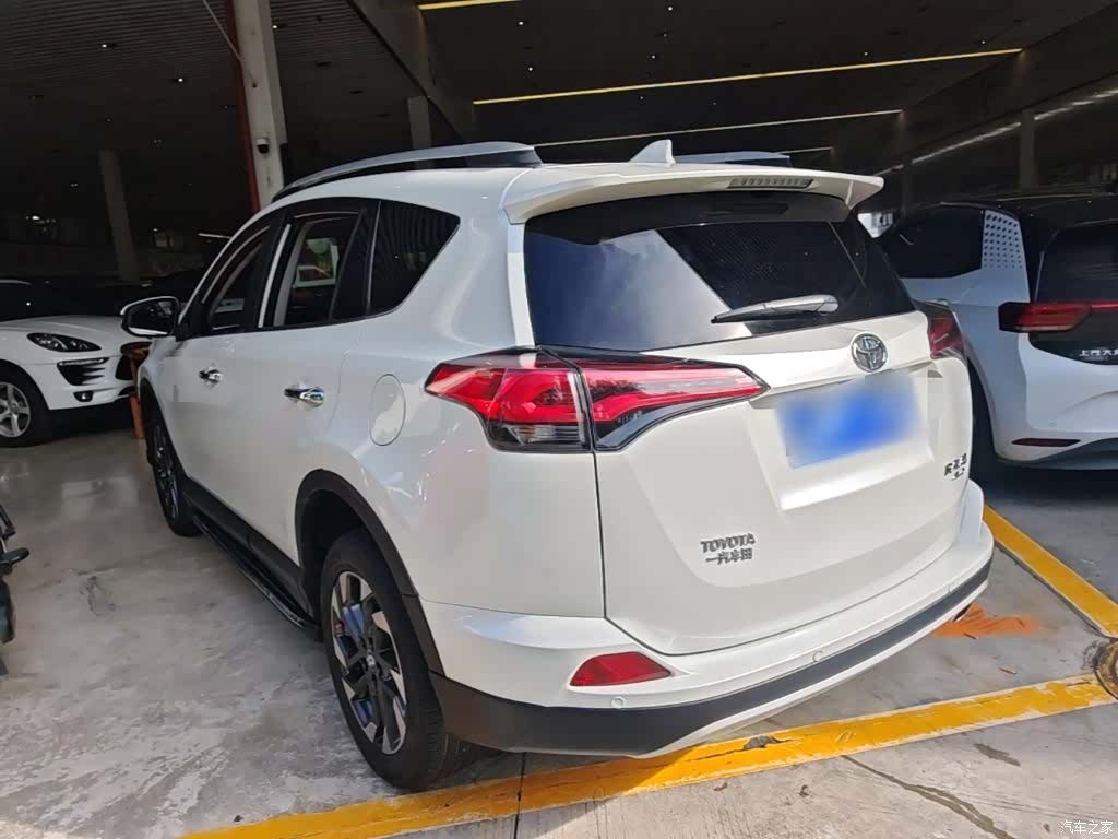 Toyota RAV4, 2016 все фото