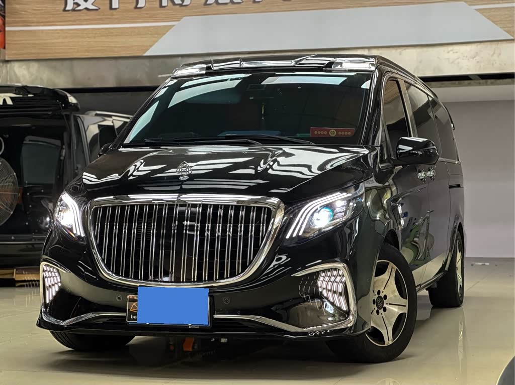 Mercedes-Benz Vito 2023 2.0T 7 мест