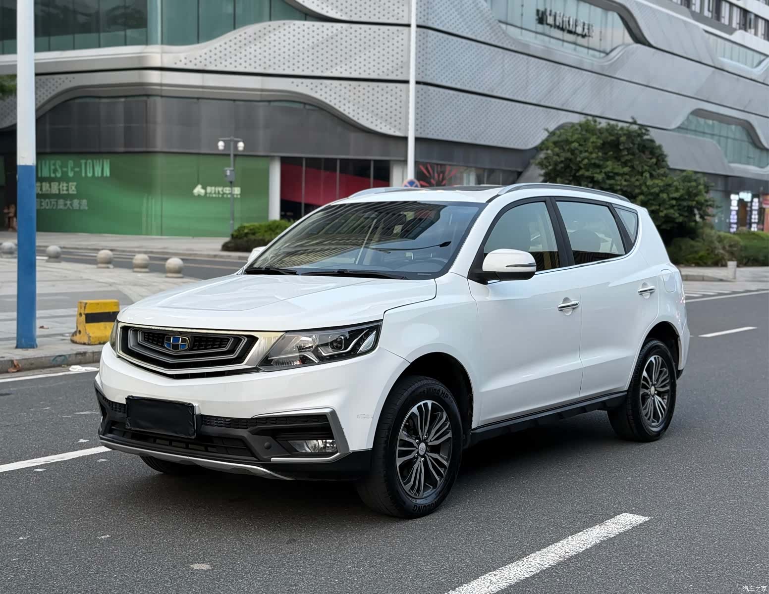 Geely X6, 2019 1